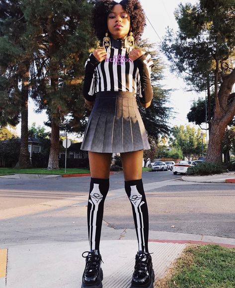 Danger Outfit, Charlotte Henry Danger, Riele Downs Outfits, Riele Downs, Pink Wallpaper Girly, Girls Uniforms, Black Love Art, Tween Outfits, Classy Casual