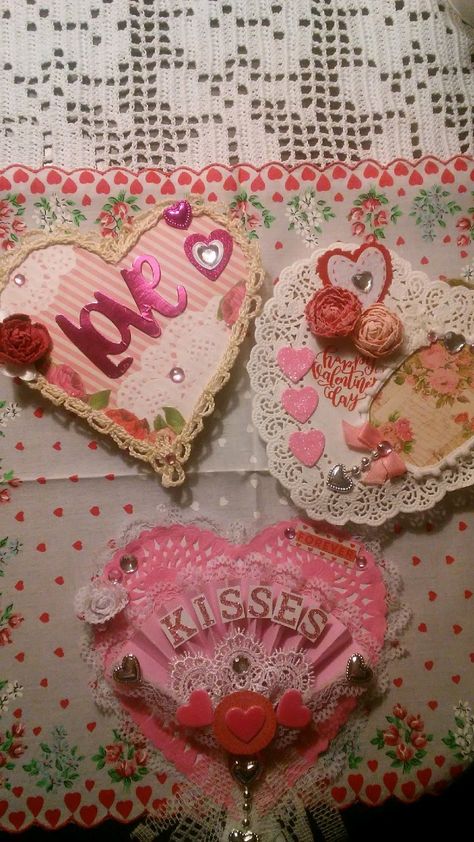 Vintage Valentine Cards Diy, Diy Vintage Valentine Cards, Valentine Cards Friends, Homemade Vintage Valentines, Homemade Valentines Day Cards Aesthetic, Vintage Homemade Cards, Vintage Valentine Cards Handmade, Alt Valentines Gifts, Vintage Valentine Crafts Diy