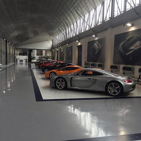 Top 100 Best Dream Garages For Men - Places You'll Want To Park Garage Cars Dream, 10 Car Garage, Cars In Garage, Car Shop Garage, Luxurious Garage, Casa Garage, Garage Design Interior, Auto Garage, Luxury Car Garage