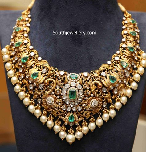 Antique gold Lotus necklace photo Latest Indian Jewellery, 22 Carat Gold Jewellery, Temple Jewelry Necklace, Gold Temple Jewellery, Antique Gold Jewelry Indian, Antique Jewellery Designs, Beautiful Gold Necklaces, Gold Necklace Indian Bridal Jewelry, Jewellery Indian