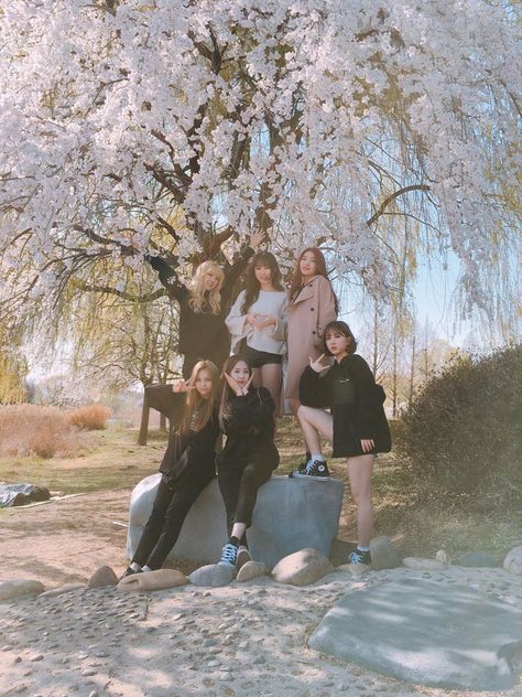 Gfriend Official Twitter Update  #CherryBlossom Oppa Gangnam Style, Gfriend Yuju, Bubblegum Pop, Korean Best Friends, G Friend, Extended Play, Korean Outfits, Kpop Wallpaper, Kpop Girl Groups