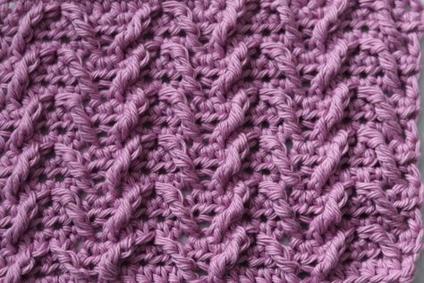 Crochet Stitches Round, Crochet Bloggers, Crochet Stitches Free, Front Post Double Crochet, Easy Crochet Stitches, Herringbone Stitch, Moss Stitch, Crochet Cross, Double Crochet Stitch