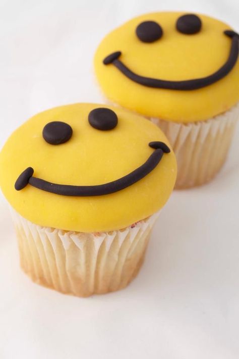 Smiley Face Treats, Cupcakes Fondant, Smiley Faces, Bday Ideas, 1st Bday, Mellow Yellow, Cupcakes Decoration, Cupcake Cookies, Smiley Face