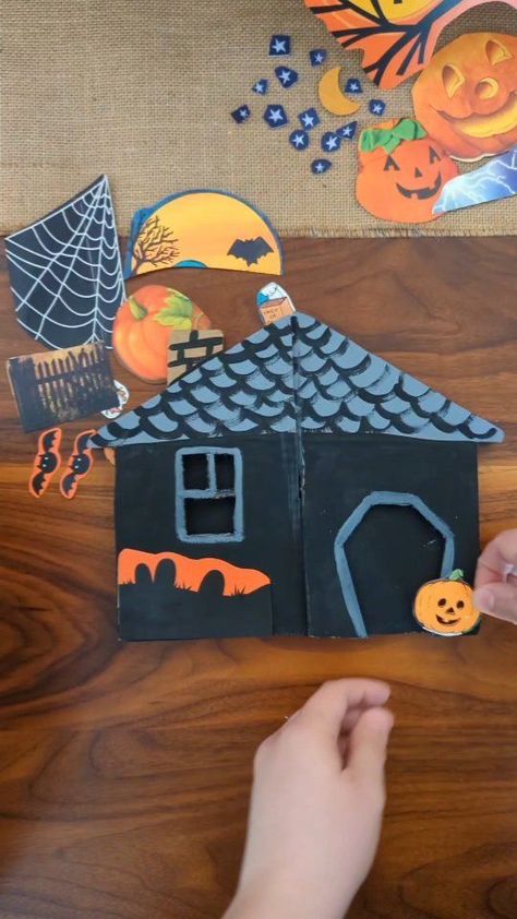 Cardboard Haunted House, Spooky Pictures, Haunted House Diy, Cardboard Cat House, House Craft, House Template, Spooky House, Cardboard House, Cardboard Art