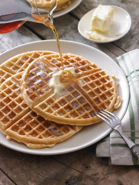 The secret to creating old-fashioned buttermilk waffles is to add malted milk powder to the batter, which lends a touch of sweetness. Buttermilk Waffles Recipe, Waffle Iron Recipes, Buttermilk Waffles, Fluffy Waffles, Breakfast Eggs, Waffle Recipe, What's For Breakfast, Food Picks, Waffle Recipes