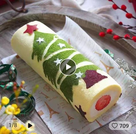 Christmas Cake Roll Designs, Patterned Cake Roll, Decorated Cake Roll, Christmas Cake Roll, Swiss Roll Cakes, Christmas Macarons, Roll Cakes, Food Fails, Cake Rolls