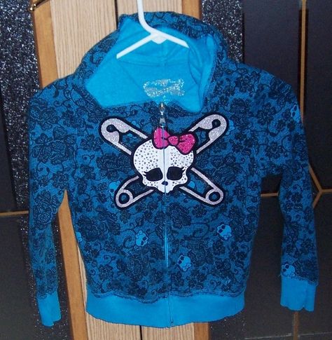 Girls like new Monster High hoodie sz 8 New Monster High, Dream Things, Scene Outfits, Scene Fashion, Scene Kids, Dubstep, Dream Wardrobe, Monster High, Hoodie Jacket