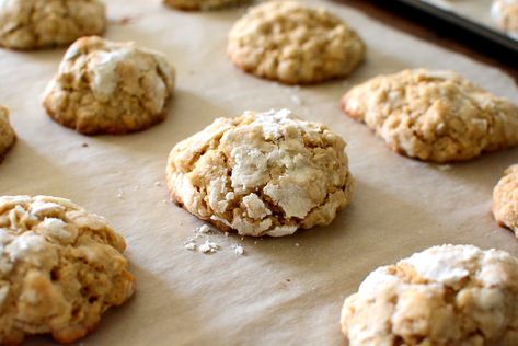 Momofuku Recipes, Milk Bar Recipes, Confetti Cookies, Christina Tosi, Momofuku Milk Bar, Milk Bar, Baking Sweets, Chewy Cookie, Oatmeal Cookies