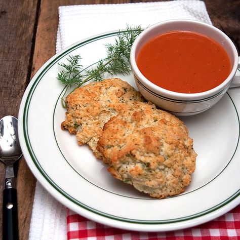 Sweet and Sour Meatballs - Cocktail meatballs simmered in a sweet and tangy sauce. From @NevrEnoughThyme http://www.lanascooking.com/sweet-and-sour-meatballs/ Buttermilk Drop Biscuits, Easy Drop Biscuits, Drop Biscuits Recipe, Graham Cookies, Thyme Recipes, Tomato Soup Homemade, Breakfast Crescent Rolls, Drop Biscuits, Biscuits Easy