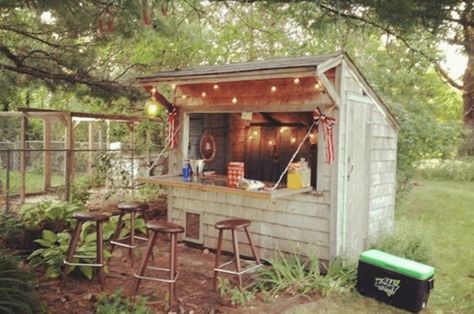 Check out these unique bar sheds and prepare to be inspired to transform your own basic shed into a mini-backyard pub that's sure to impress. Backyard Bar Shed, Backyard Pub, Bar En Plein Air, Small Shed, Taman Diy, Bar Shed, Bar Outdoor, Outside Bars, Pub Sheds