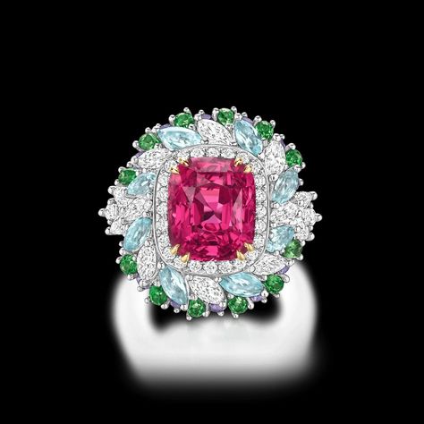 Harry Winston Ring, Harry Winston Jewelry, Harry Winston Diamond, Fine Pearl Jewelry, Gem Jewelry, Spinel Ring, Pink Spinel, Jewelry Design Inspiration, Tsavorite Garnet