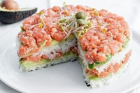 Shrimp Sushi, California Rolls, Sushi Boat, Sushi Cake, Wedding Cake Alternatives, Sandwich Cake, Pink Foods, Japanese Dessert, Sushi Recipes