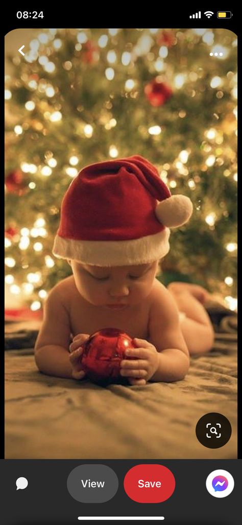 Holiday Baby Pictures, Merry Christams, Baby Holiday Photos, Baby Christmas Photography, Christmas Baby Pictures, Christmas Family Photoshoot, Baby Milestones Pictures, Baby Christmas Photos, First Christmas Photos