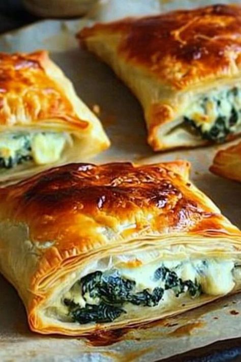 Spinach Stuffed Pastry, Crispy Spinach, Stuffed Pastry, Spinach Puffs, Hamburger Potato Soup, Spinach Puff, Best Macaroni Salad, Creamy Lemon Chicken, Chickpea Salad Recipes