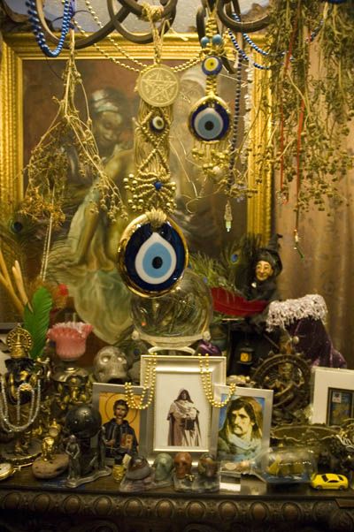 Italian Witch Aesthetic, Italian Folk Magic, Italian Witch, Italian Witchcraft, Modern Altar, Traditional Witchcraft, Folk Magic, High Priestess, Magic Aesthetic