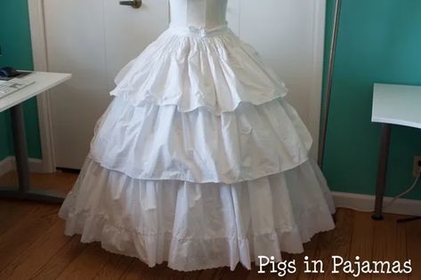 Diy Hoop Skirt, Historical Dresses Victorian, Truly Victorian, Victorian Dress Pattern, 1820 Fashion, Petticoat Pattern, Petticoat Junction, Victorian Gown, Gown Skirt