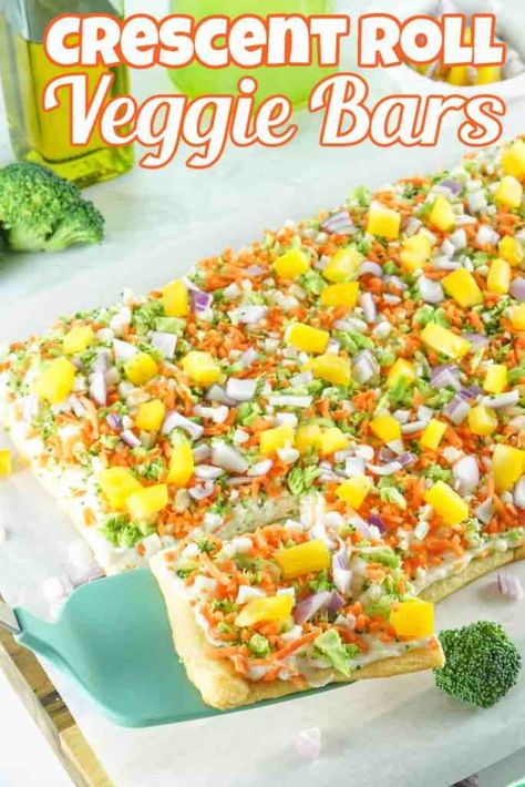 Veggie Bars Crescent Rolls, Crescent Rolls And Cream Cheese, Veggie Bars Recipe, Veggie Bars, Quick Vegetarian Dinner, Crescent Roll Recipes, Crescent Roll, Vegetarian Dinners, Bars Recipe