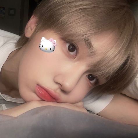 Bg Icons Kpop, Cravity Seongmin Selca, Seongmin Ahn Cravity, Kpop Icons Boys, Cute Boy Pfp, Seongmin Cravity Icons, Hello Kitty Boy, Hello Kitty Icons, Selca Kpop