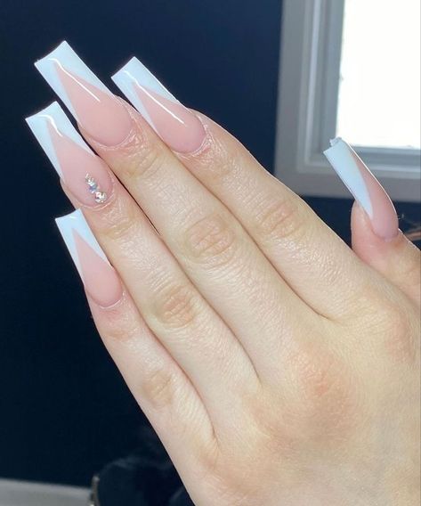 Long French Tip Nails Coffin Glitter, White Nails With Designs Birthday, Triangle French Tip Nails Square, V French Tip Nails Square, Birthday Acrylics, Long White French Tip Nails, V Tip French Nails, V Cut French Tip Nails, 16th Birthday Nails