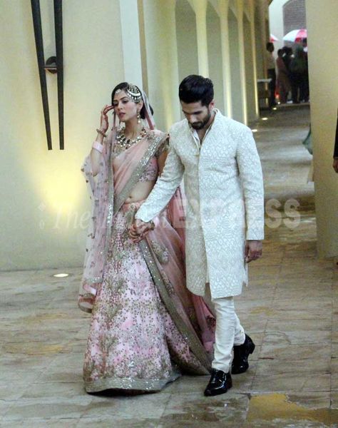 Traditional Punjabi Wedding, Shahid Kapoor And Mira Rajput, Engagement Dress For Groom, Groom Dress Men, Indian Groom Wear, Wedding Dresses Men Indian, Mira Rajput, Bridal Makeup Wedding, Wedding Dress Men