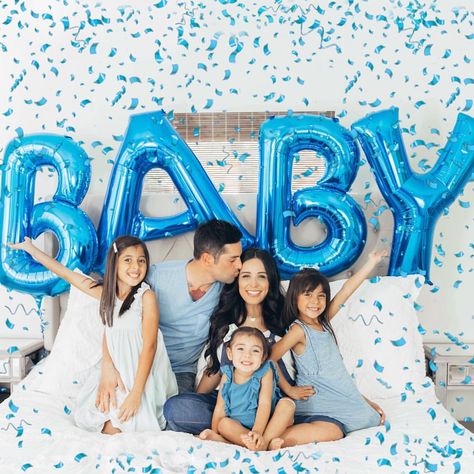 💙🎉💙 Ella Harper, Baby Gender Reveal Ideas, Disney Pregnancy Announcement, Sibling Gender Reveal, Disney Maternity, Creative Gender Reveals, Christmas Gender Reveal, Gender Reveal Photos, Pregnancy Gender