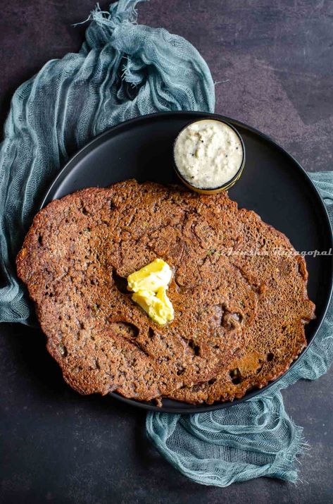 Ragi Roti is a delicious gluten free flatbread that uses Nachni (finger millet) flour and vegetables. Easy breakfast recipe. Ragi Roti, Wholesome Breakfast Ideas, Gluten Free Flatbread, Finger Millet, Millet Flour, Millet Recipes, Easy Breakfast Recipe, Free Tea, Chapati