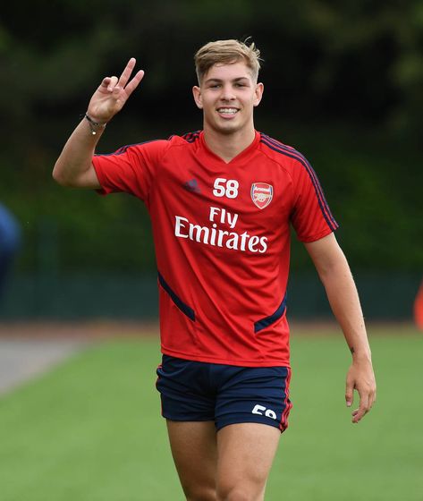 Football Arsenal, Mesut Ozil Arsenal, Arsenal Smith Rowe, Blonde Twins, Arsenal Fa Cup 2020, Arsenal Fc Players, Premier League Football, Arsenal Football Club, Arsenal Football