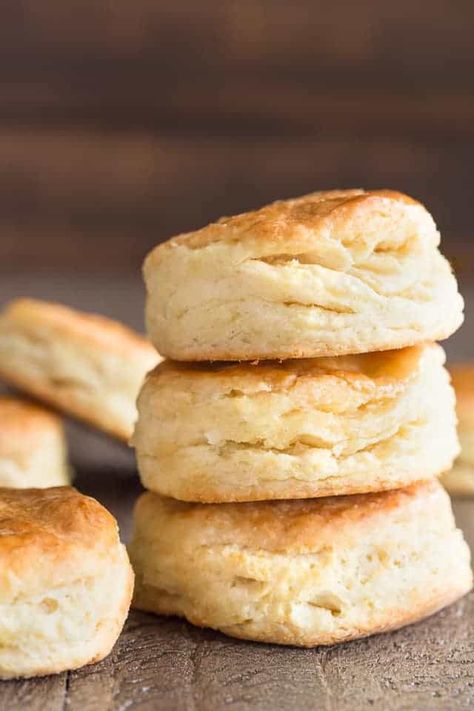 Breakfast Casserole Cream Cheese, Honey Cream Cheese, Cream Cheese Biscuits, Honey Cream, Biscuit Bread, Biscuit Rolls, Cheese Biscuits, English Muffins, Homemade Biscuits