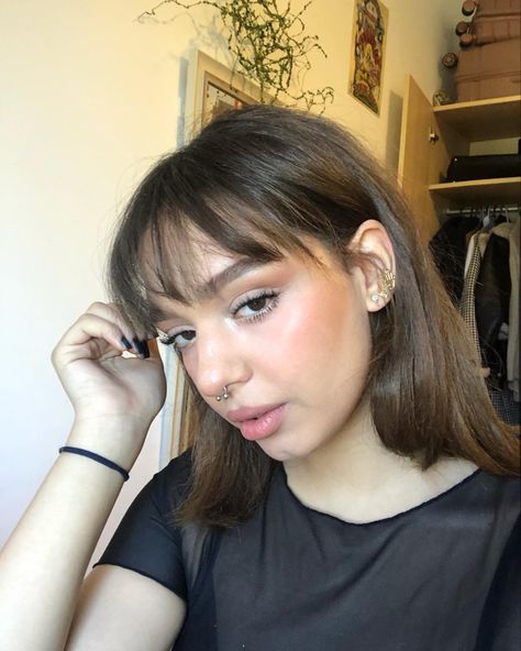 Sheer Bangs, Hair Bangs Cut, Honey Golden Brown Hair, Natural Makeup Eyeshadow, Nose Ring Black, Horseshoe Nose Ring, Brown Hair Bangs, Bangs Cut, Golden Brown Hair