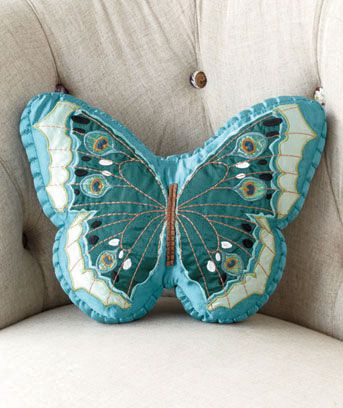 Butterfly Pillow Diy, Butterfly Shaped Pillow, Sewing Pillows Decorative, Butterfly Cushion, Куклы American Girl, Decor Ideas Bedroom, Sewing Cushions, Butterfly Pillow, Pillow Crafts