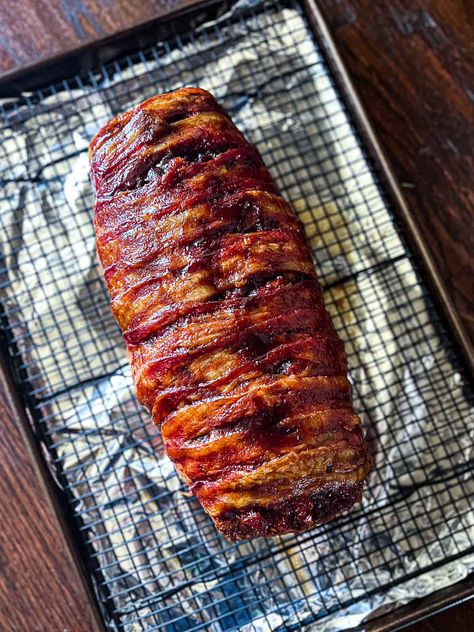 Easy Bacon Wrapped Meatloaf, Menu For A Crowd, Meatloaf Patties, Smoked Meatloaf Recipe, Easy Smoker Recipes, Baked Meatloaf, Bacon Meatloaf, On The Smoker, Bacon Wrapped Meatloaf