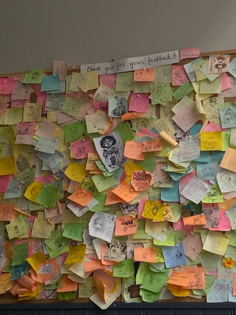 Post It Notes Aesthetic Wall, Post It Notes Wall, Sticky Note Story Board, Post It Note Bookmark, Sticky Notes Board Ideas, Post It Wall Art, Stikynote Ideas Wall, Post It Note Board, Sticky Notes Decoration Ideas