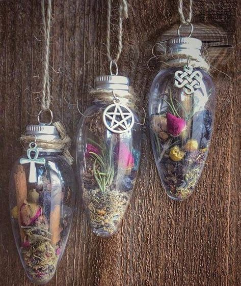 Yule Ornaments, Yule Crafts, Witches Jar, Yule Gift, Wiccan Crafts, Jar Spells, Home Blessing, Pagan Crafts, Inner Witch