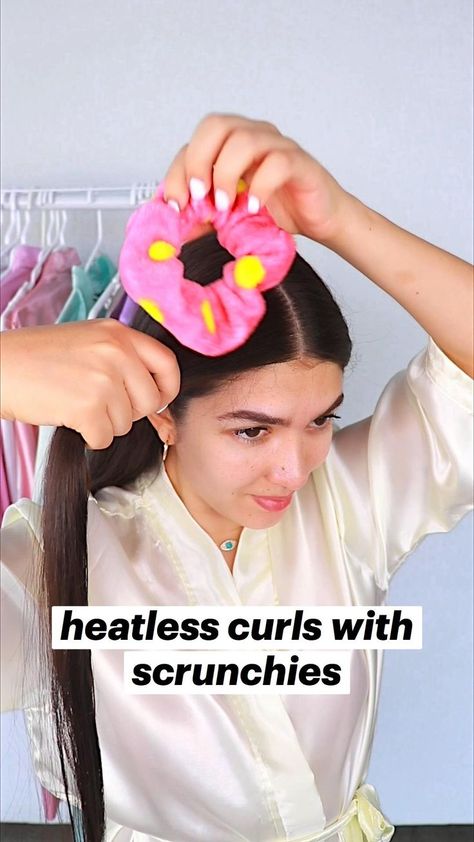 Heatless curls with  scrunchies | Heatless curls, Hair tutorial, Hair tips video Hair Tips Video, Heatless Curls, Hair Stylies, Hair Up Styles, Easy Hair, Hairdo For Long Hair, Hair Stylist Life, Easy Hairstyles For Long Hair, Aesthetic Hair