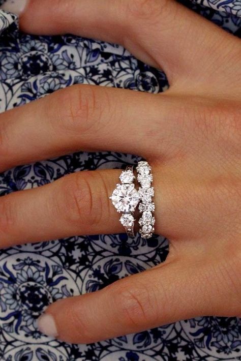 Breathtaking diamond engagement ring & wedding band Big Wedding Rings, Cool Wedding Rings, Antique Engagement Ring, Custom Wedding Rings, Beautiful Wedding Rings, Wedding Rings Halo, Wedding Rings Solitaire, Wedding Rings Unique, Wedding Rings Vintage