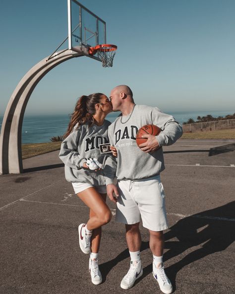 Baby Reveal Picture Ideas, Basketball Maternity Pictures, Sports Baby Announcement, Basketball Baby Announcement, Basketball Pregnancy Announcement, Low Key Pregnancy Announcement, Vintage Pregnancy Announcement, Basketball Baby Pictures, Couple Pregnancy Announcement