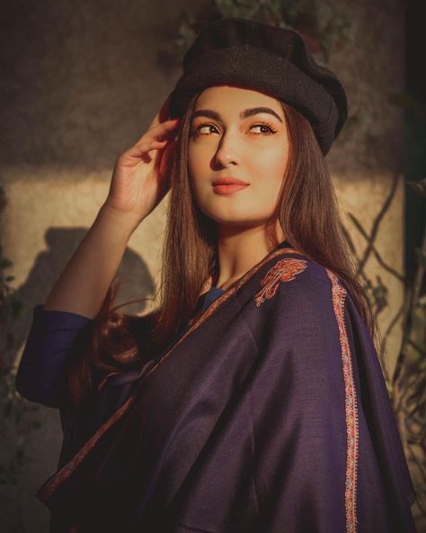 Rabica Khan, Maheen Khan, Hijab Dpz, Hijab Makeup, Attitude Girl, Woman Costume, Stylish Dp, Army Girlfriend Pictures, Girlfriend Pictures