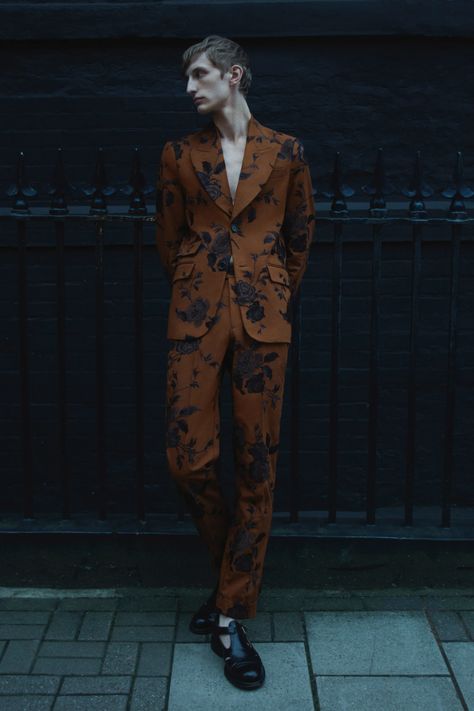 Erdem Fall 2022 Menswear Fashion Show | Vogue Menswear Runway, Sporty Dress, Still Life Photographers, Winter 2022, Fall 2022, Mens Fall, Menswear Collection, Printed Denim, Fashion Show Collection