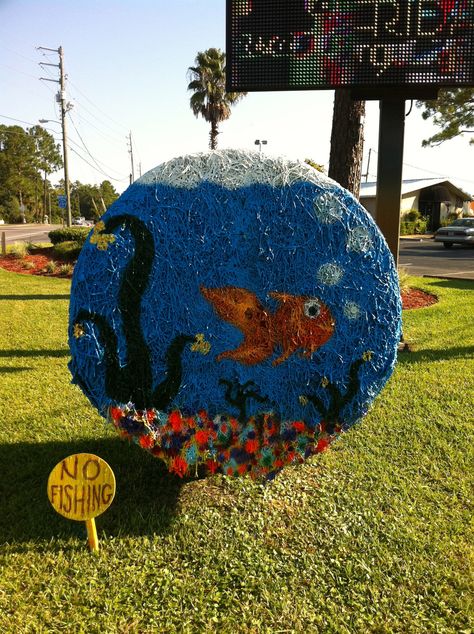 Fish Bowl Hay Bale  Bauman Chiropractic, Panama City  FL  www.baumanchiropractic.net Halloween Round Hay Bale Ideas, Painted Hay Bales Fall, Round Hay Bale Decorating Ideas, Hay Bale Decorating Ideas, Decorated Hay Bales, Hay Bale Fall Decor, Haybale Gardening, Hay Bale Fall, Hay Bale Decor