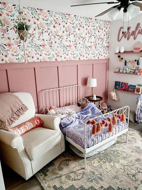 Toddler Bedroom Wall, Room Decor Ideas Aesthetic, Aesthetics Room Decor, Lights Room, Decorations Lights, Bedroom Furniture Set, Decoration Aesthetic, Room Decor Aesthetic, Toddler Girl Room