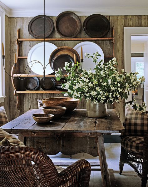 Nancy Braithwaite, Wall Mount Plate Rack, Plate Rack Wall, Primitive Dining Rooms, Country Style Interiors, Plate Rack, Neutral Room, Country Living Magazine, Rustic Dining Room