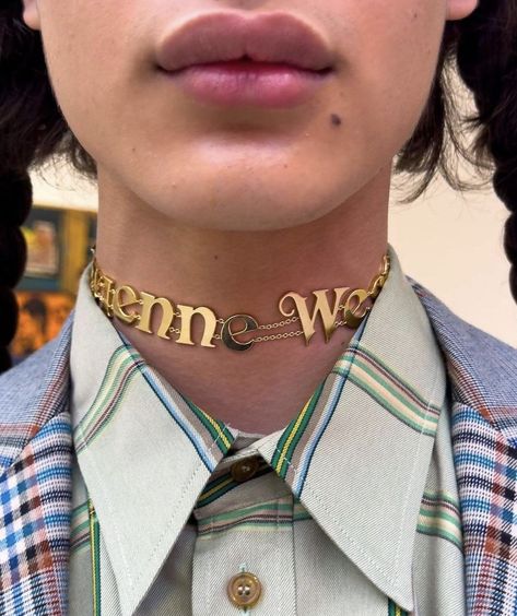 vivienne westwood raimunda chocker Vivienne Westwood Jewellery, Celebrity Skin, A Train, British Style, Punk Fashion, Fashion Killa, Vivienne Westwood, Runway Fashion, Accessories Design