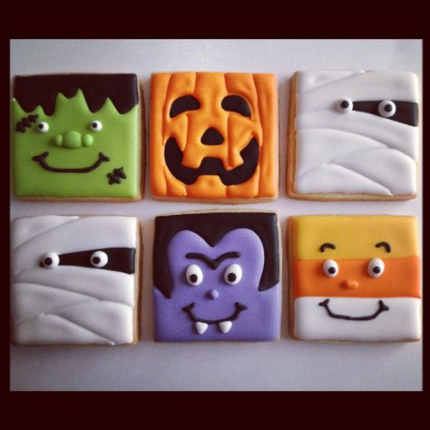 Halloween Cookie Platter Ideas, Decorated Square Cookies, Square Halloween Cakes, Square Halloween Cookies, Mini Halloween Cookies Decorated, Simple Halloween Cookies Decorated, Halloween Cutout Cookies, Halloween Cookies Decorated Easy, Halloween Monster Cookies