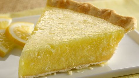 It's a cocktail for the fork! This refreshingly frozen pie, one of our Top 10 Pies to Try, is a delicious version of a summer vodka cocktail favorite. Lemonade Pie, Lemon Pie Recipe, Lemon Vodka, Vodka Lemonade, Lemonade Cocktail, Frozen Lemonade, Lemon Pie, Pie Dessert, A Chef