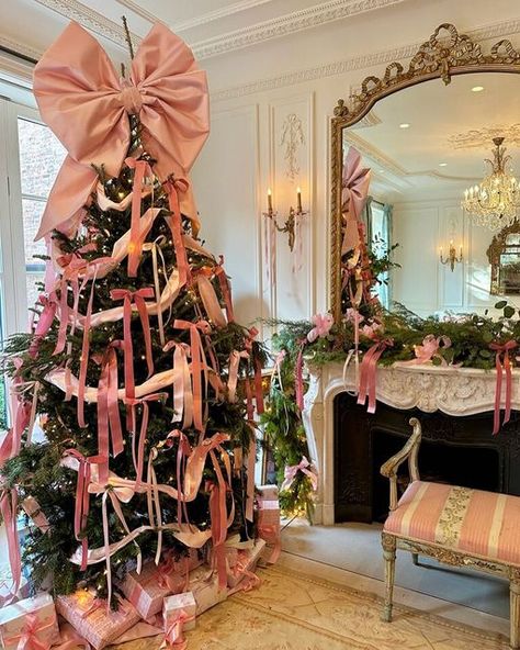 Rebecca Hessel Cohen on Instagram: "Tis the season of Bows, Bows and more Bows 🎀 Our holidays at home this year have extra pink, extra ribbons and extra love because we wanted to do more of what makes us happy 💓🎀🩰🌸 #pink #bow #holiday" Wedding Tree Decorations, Christmas Dreaming, Pink Xmas, Christmas Tree Bows, Christmas Shoot, Pink Christmas Decorations, Christmas Inspo, Christmas Feeling, Pink Christmas Tree