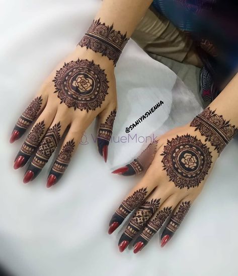 Mehandi Finger, Finger Designs, Finger Mehendi, Finger Mehendi Designs, Tattoo Designs Henna, Henna Mehndi Designs, Finger Mehndi, Mehndi Designs Simple, Eid Mehndi