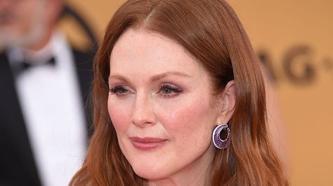 Julianne Moore Makeup, Redhead Makeup Tutorial, Red Head Makeup, Makeup For Redheads, Red Haired Actresses, Makeup Tips For Redheads, Timeless Makeup, How To Wear Makeup, Redhead Makeup