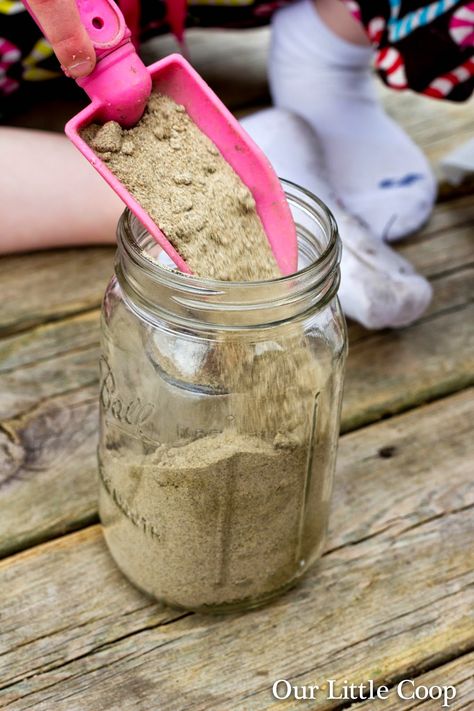 Our Little Coop: Ant Farm in a Mason Jar Ant Stem Activities, Diy Ant Farm For Kids, Diy Ant Farm, Diy Ant Farm How To Make, Ant Farm Terrarium, Ant Lesson, Alien Ant Farm, Ants In House, Ant Crafts