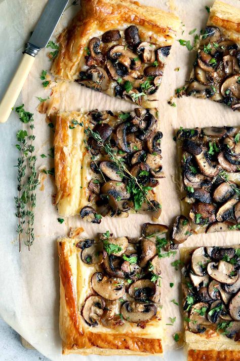 Filo Dinner Recipes, Mushroom Tart Recipes, Vegetarian Appetizers For Party Easy, Mushroom Plating, Vegetable Strudel, Vegetarian Tart, Savoury Tart, Weekend Lunches, Mushroom Tart