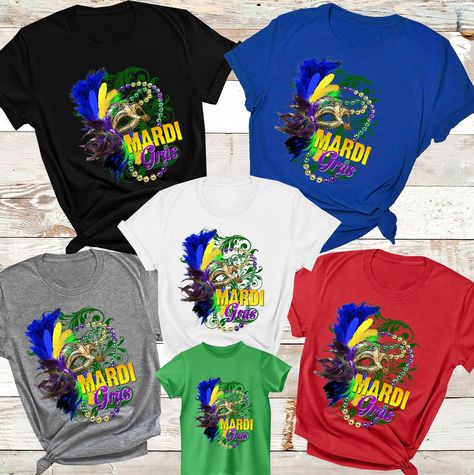 Mardi Gras Party Outfit, Mardi Gras Theme, Karneval Party, Carnival Holiday, Fun Family Photos, Family Vacations For Adults, Matching Disney Shirts, Mardi Gras Parade, Mardi Gras Shirt